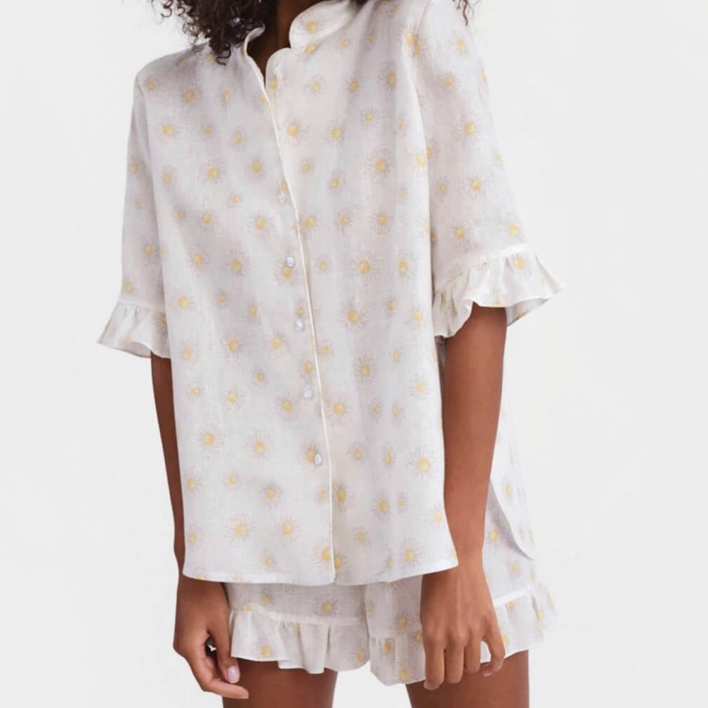 Sleeper Linen Lounge Set in Daisy